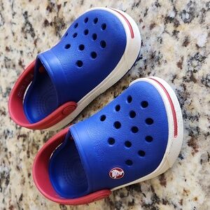 Crocs Classic Clog Toddler Royal Blue and Red Heel Strap - C4/5